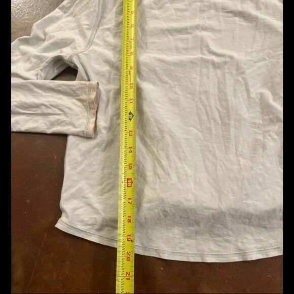 Lululemon Long Sleeve Shirt - Picture 6 of 6